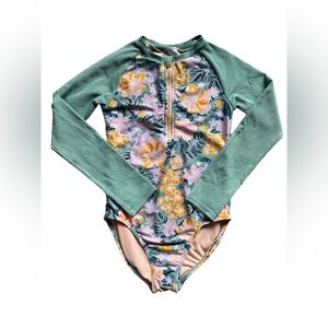 Cat & Jack Girls floral long sleeved swimsuit size M (7/8)